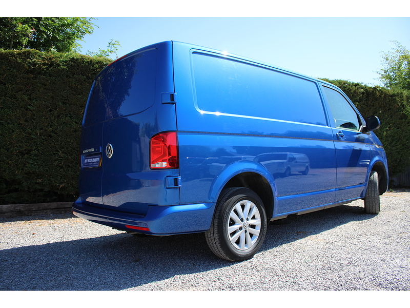 Volkswagen T6 T28 Highline 150ps - Super looking van in great condition 2.0 5dr medium van Manual Diesel
