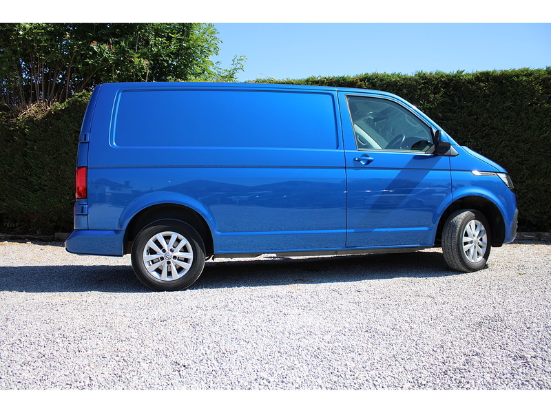 Volkswagen T6 T28 Highline 150ps - Super looking van in great condition 2.0 5dr medium van Manual Diesel