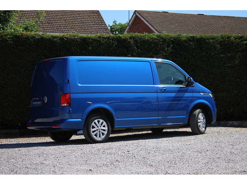 Volkswagen T6 T28 Highline 150ps - Super looking van in great condition 2.0 5dr medium van Manual Diesel