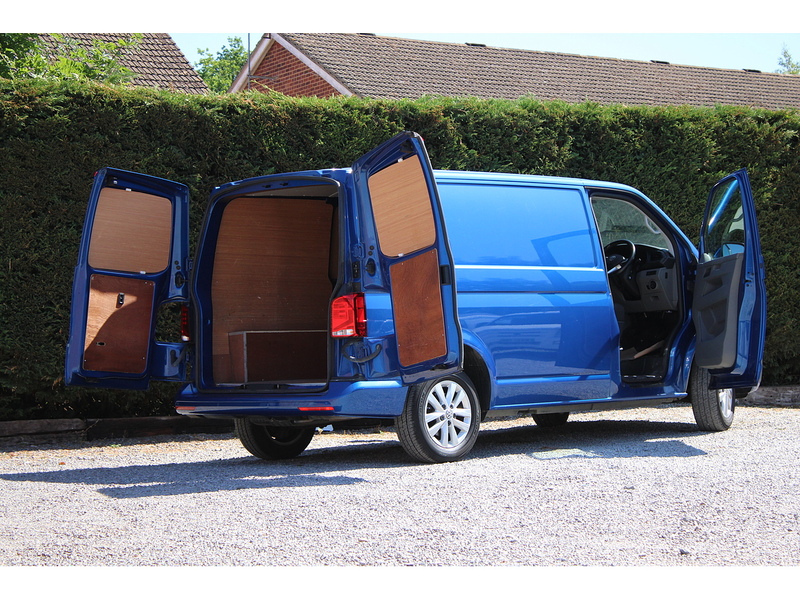 Volkswagen T6 T28 Highline 150ps - Super looking van in great condition 2.0 5dr medium van Manual Diesel