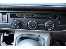 Volkswagen Transporter T6 T28 Highline 150ps - Super looking van in great condition