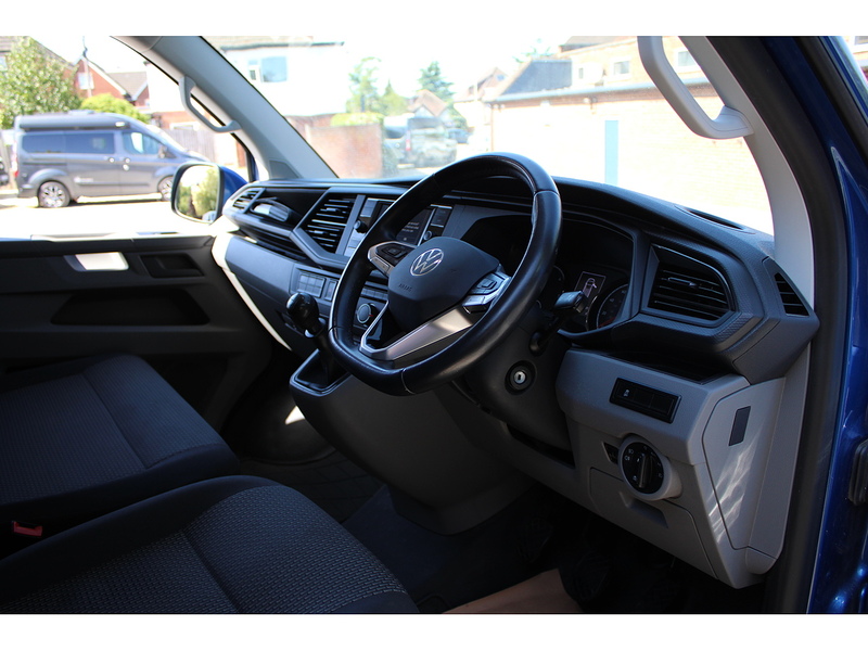 Volkswagen T6 T28 Highline 150ps - Super looking van in great condition 2.0 5dr medium van Manual Diesel