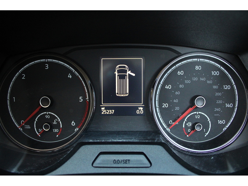 Volkswagen T6 T28 Highline 150ps - Super looking van in great condition 2.0 5dr medium van Manual Diesel