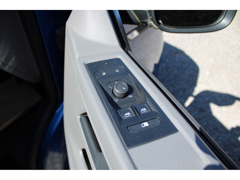 Volkswagen T6 T28 Highline 150ps - Super looking van in great condition 2.0 5dr medium van Manual Diesel