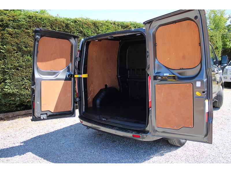 Ford 320 DCIV Limited 6 seat 130ps Euro 6 Diesel van 2.0 5dr Combi Van Manual Diesel