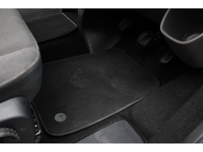Ford GM Chorus Wheelchair access car - Removable rear seats 2.0 5dr WAV Manual Diesel