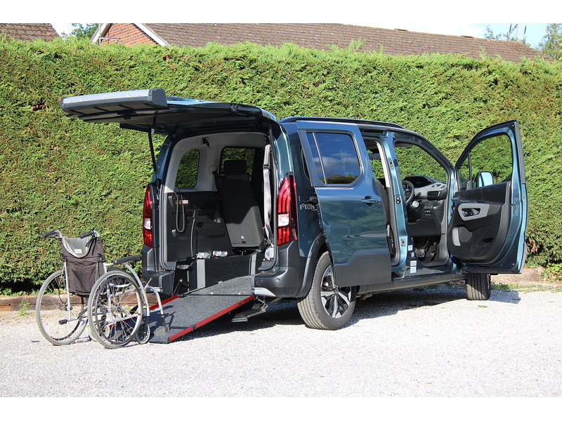 Peugeot Automatic Allied Horizon RE Wheelchair access car 1.5 5dr WAV Automatic Diesel
