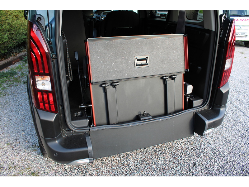 Peugeot Automatic Allied Horizon RE Wheelchair access car 1.5 5dr WAV Automatic Diesel
