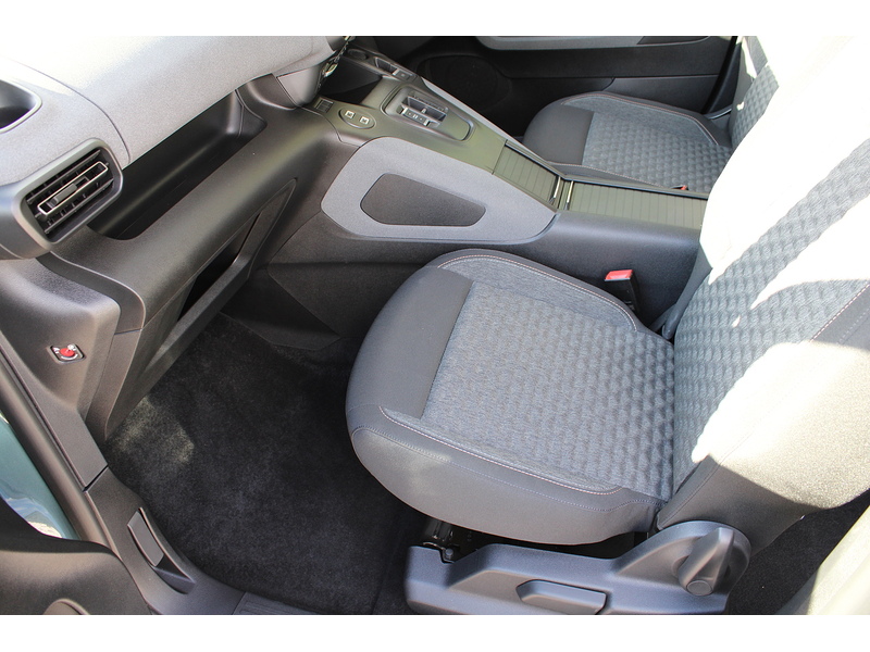Peugeot Automatic Allied Horizon RE Wheelchair access car 1.5 5dr WAV Automatic Diesel