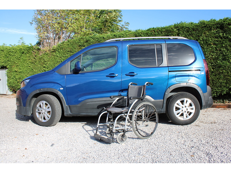 Peugeot Allure Allied Horizon Wheelchair access car - Super low miles and condition 1.5 5dr WAV Manual Diesel