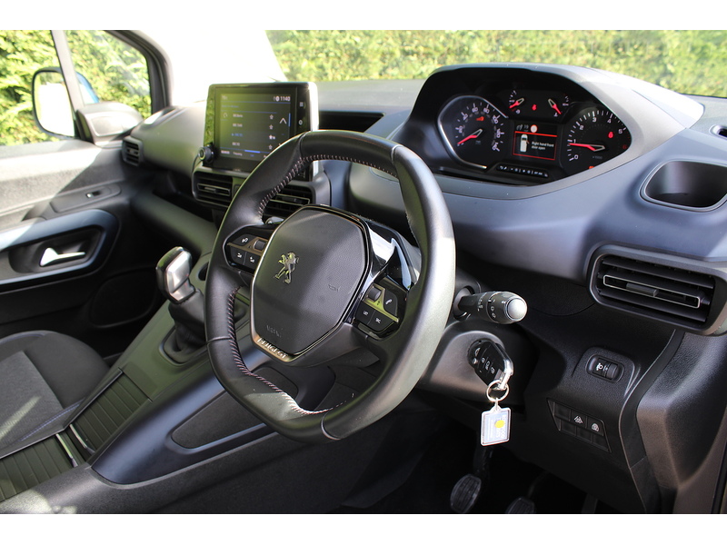 Peugeot Allure Allied Horizon Wheelchair access car - Super low miles and condition 1.5 5dr WAV Manual Diesel