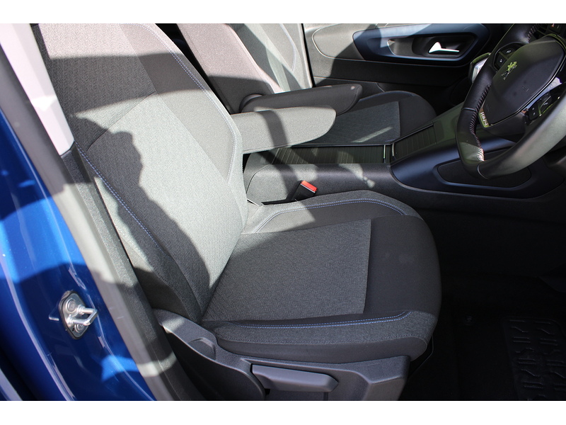 Peugeot Allure Allied Horizon Wheelchair access car - Super low miles and condition 1.5 5dr WAV Manual Diesel