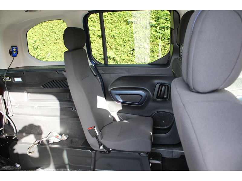 Peugeot Allure Allied Horizon Wheelchair access car - Super low miles and condition 1.5 5dr WAV Manual Diesel