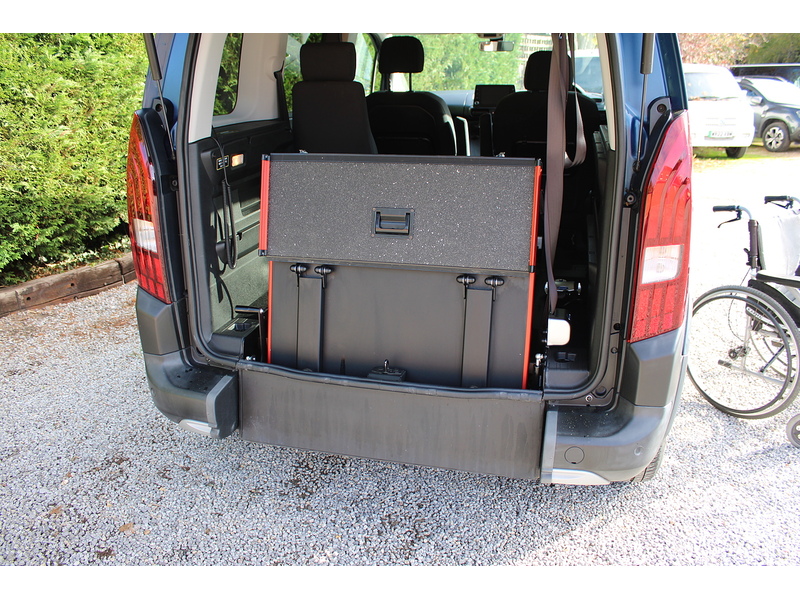 Peugeot Allure Allied Horizon Wheelchair access car - Super low miles and condition 1.5 5dr WAV Manual Diesel