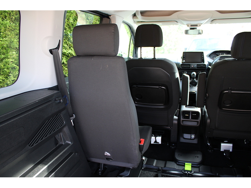 Peugeot Allure Allied Horizon Wheelchair access car - Super low miles and condition 1.5 5dr WAV Manual Diesel