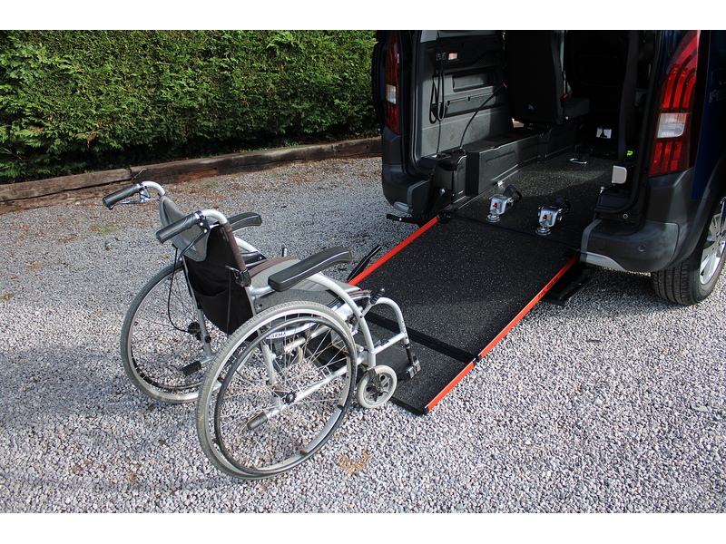Peugeot Allure Allied Horizon Wheelchair access car - Super low miles and condition 1.5 5dr WAV Manual Diesel