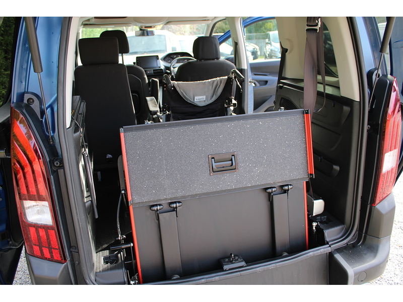 Peugeot Allure Allied Horizon Wheelchair access car - Super low miles and condition 1.5 5dr WAV Manual Diesel