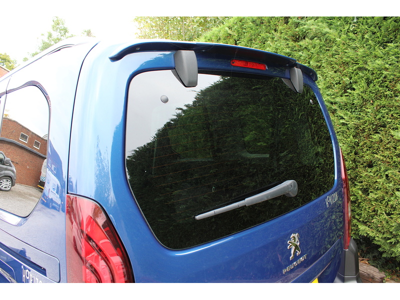 Peugeot Allied Horizon - wheelchair access car - 3 seat plus one wheelchair 1.5 5dr WAV Manual Diesel