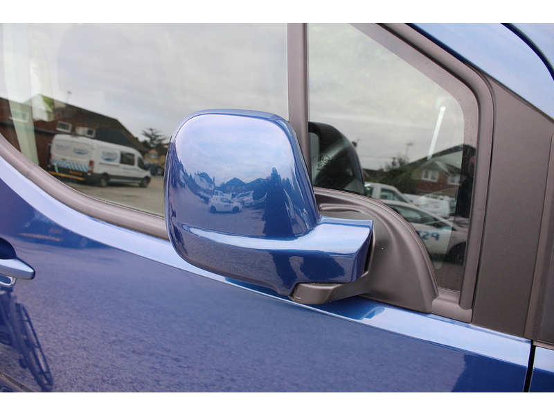 Peugeot Allied Horizon - wheelchair access car - 3 seat plus one wheelchair 1.5 5dr WAV Manual Diesel