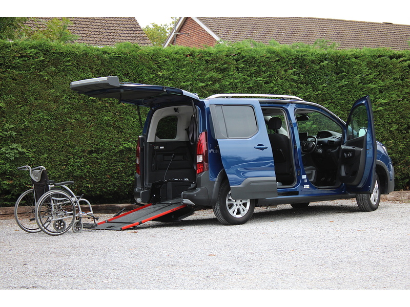 Peugeot Allied Horizon - wheelchair access car - 3 seat plus one wheelchair 1.5 5dr WAV Manual Diesel
