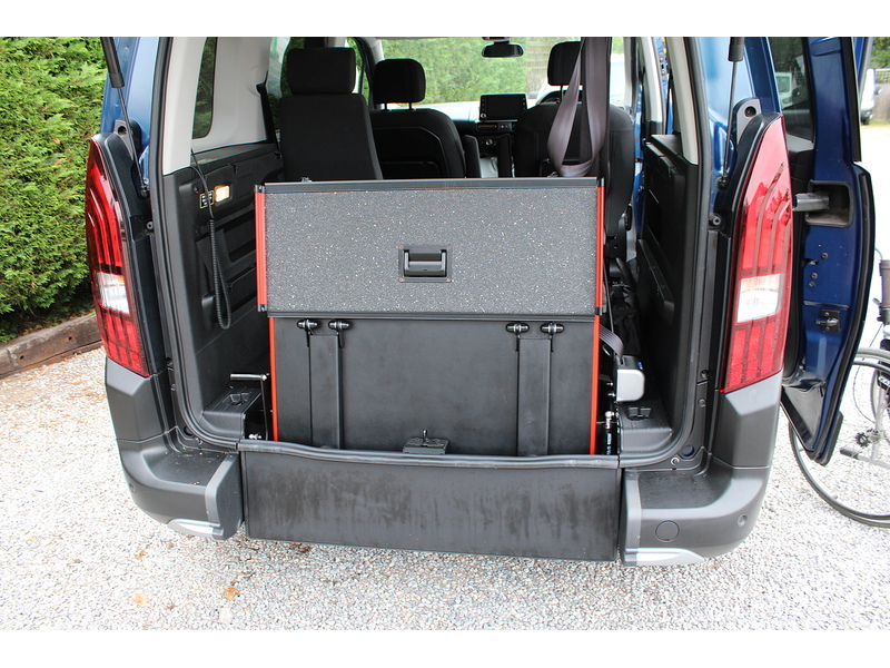 Peugeot Allied Horizon - wheelchair access car - 3 seat plus one wheelchair 1.5 5dr WAV Manual Diesel