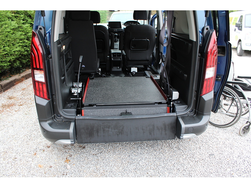 Peugeot Allied Horizon - wheelchair access car - 3 seat plus one wheelchair 1.5 5dr WAV Manual Diesel