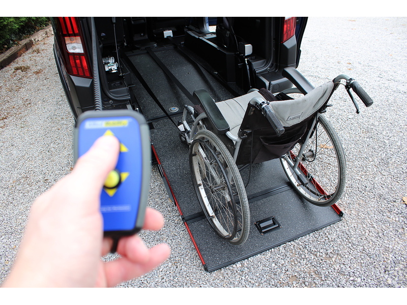 Peugeot Allied Horizon - wheelchair access car - 3 seat plus one wheelchair 1.5 5dr WAV Manual Diesel