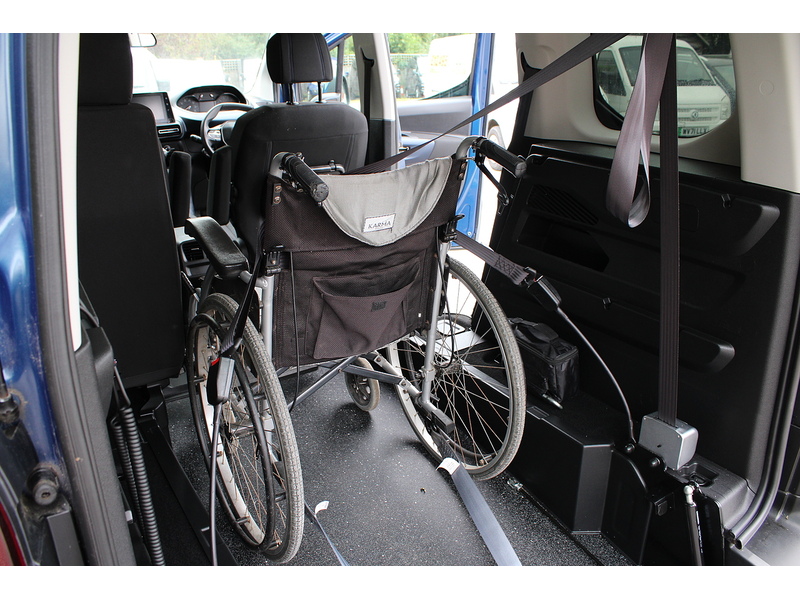 Peugeot Allied Horizon - wheelchair access car - 3 seat plus one wheelchair 1.5 5dr WAV Manual Diesel