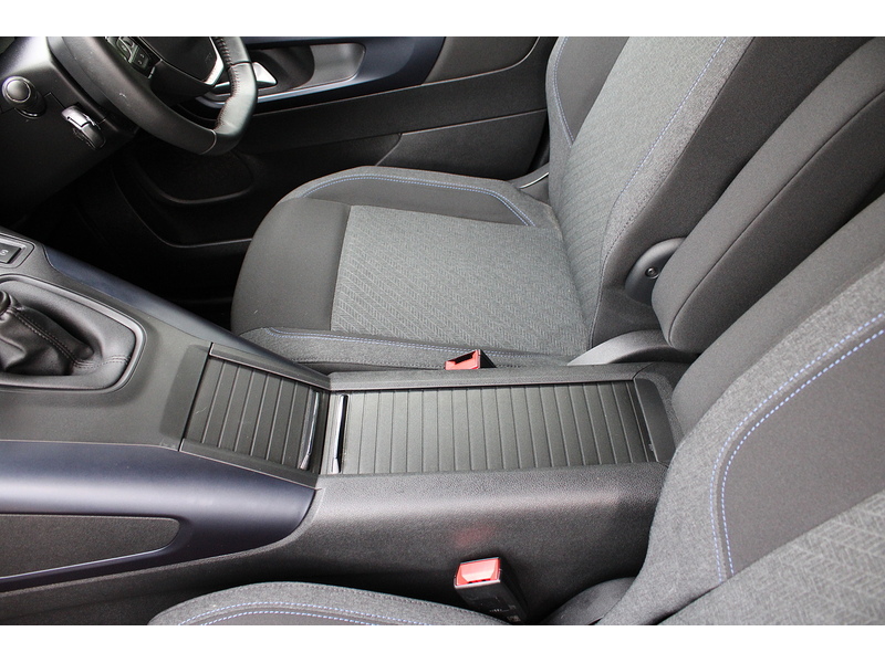 Peugeot Allied Horizon - wheelchair access car - 3 seat plus one wheelchair 1.5 5dr WAV Manual Diesel