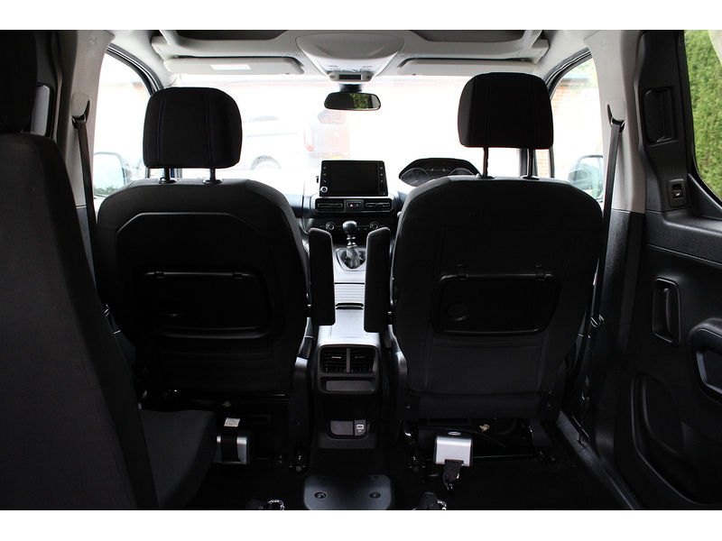 Peugeot Allied Horizon - wheelchair access car - 3 seat plus one wheelchair 1.5 5dr WAV Manual Diesel