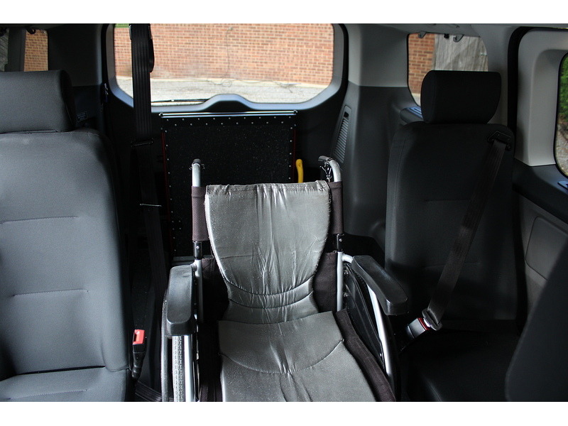 Ford Independence RS - new style flat ramp - Great Condition 2.0 5dr WAV 6 Speed Manual Diesel