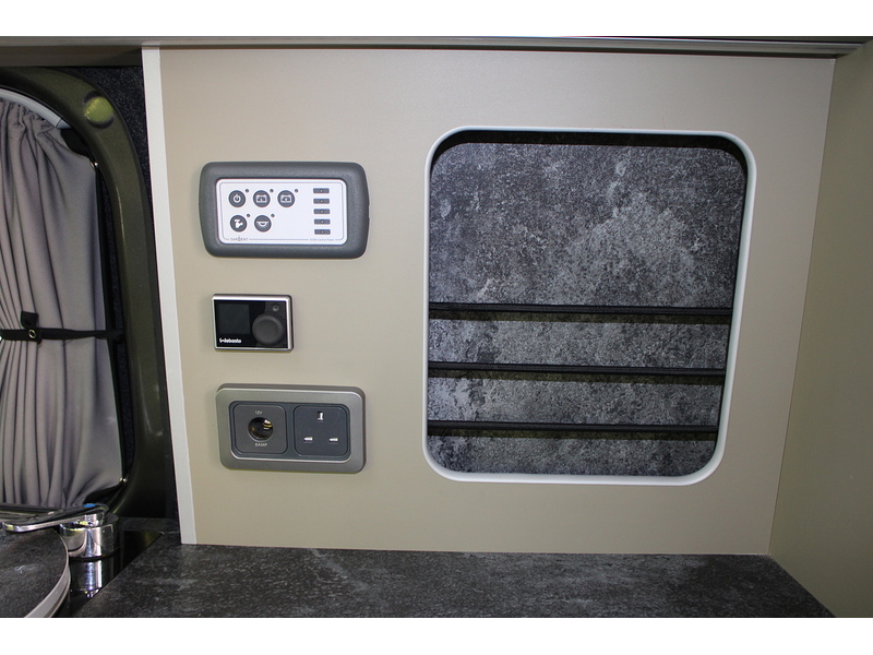 Auto Campers LWB Leisure van Hi-line 170ps Limited -  Vari Mount reat sliding seat/bed - 48