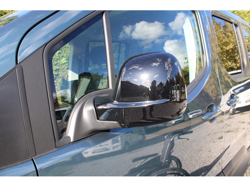 Peugeot GT Allied Horizon RS 5 seats plus wheel chair 1.5 5dr MPV Automatic Diesel