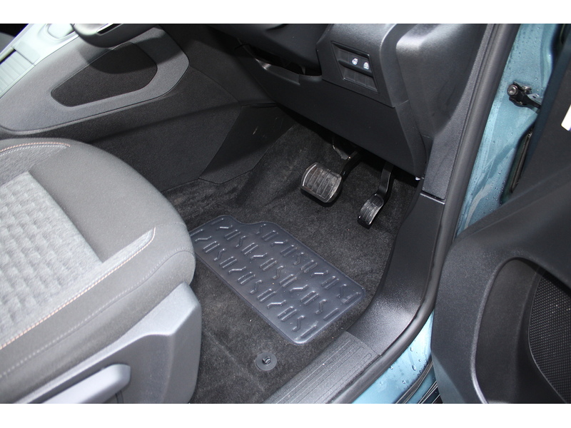 Peugeot GT Allied Horizon RS 5 seats plus wheel chair 1.5 5dr MPV Automatic Diesel