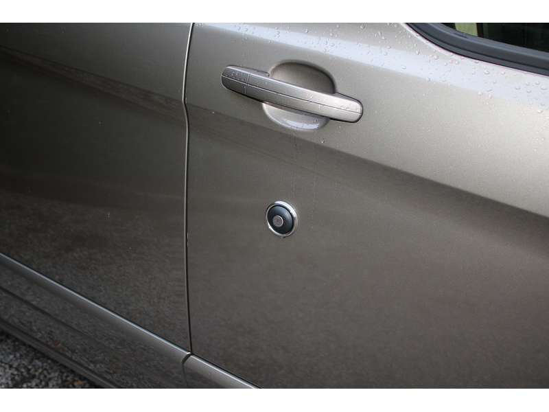 Ford 300 L2 Limited 130ps Euro 6 Diesel van - LOAD AREA SECURITY LOCKS & PLATES 2.0 5dr medium van Manual Diesel