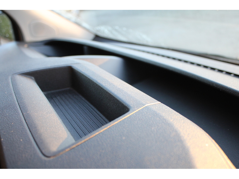 Ford 300 L2 Limited 130ps Euro 6 Diesel van - LOAD AREA SECURITY LOCKS & PLATES 2.0 5dr medium van Manual Diesel