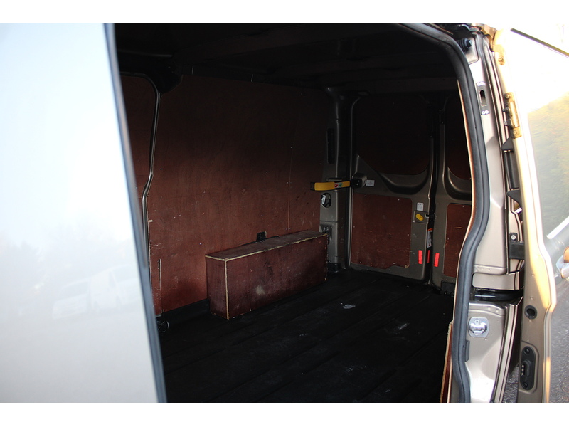 Ford 300 L2 Limited 130ps Euro 6 Diesel van - LOAD AREA SECURITY LOCKS & PLATES 2.0 5dr medium van Manual Diesel