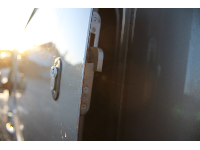 Ford 300 L2 Limited 130ps Euro 6 Diesel van - LOAD AREA SECURITY LOCKS & PLATES 2.0 5dr medium van Manual Diesel