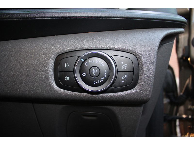 Ford 300 L2 Limited 130ps Euro 6 Diesel van - LOAD AREA SECURITY LOCKS & PLATES 2.0 5dr medium van Manual Diesel