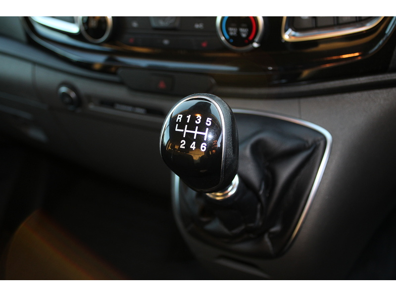 Ford 300 L2 Limited 130ps Euro 6 Diesel van - LOAD AREA SECURITY LOCKS & PLATES 2.0 5dr medium van Manual Diesel