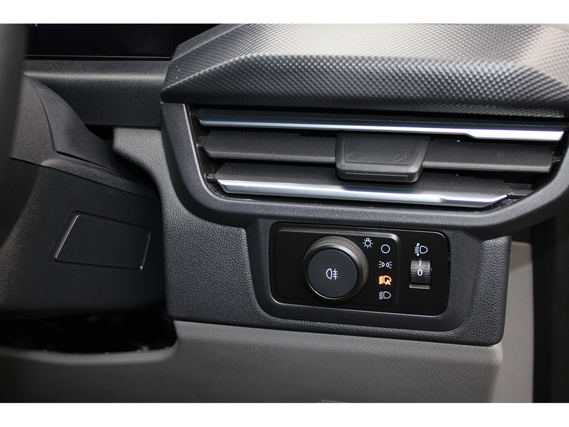 Ford 280 L1 Limited 136ps Euro 6 Diesel Van 2.0 5dr medium van Manual Diesel