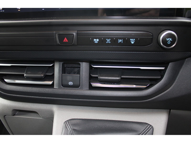 Ford 280 L1 Limited 136ps Euro 6 Diesel Van 2.0 5dr medium van Manual Diesel