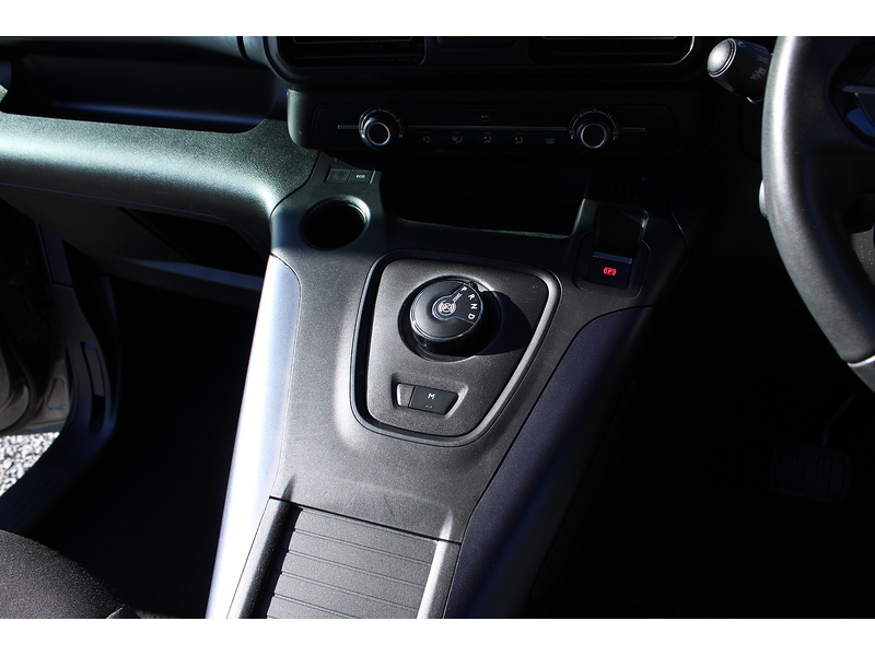 Peugeot Allure Allied Horizon RARE Petrol Automatic wheelchair access car 1.2 5dr WAV Automatic Petrol