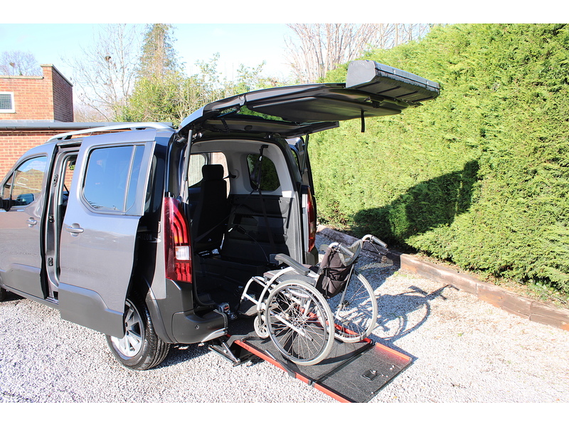 Peugeot Allure Allied Horizon RARE Petrol Automatic wheelchair access car 1.2 5dr WAV Automatic Petrol