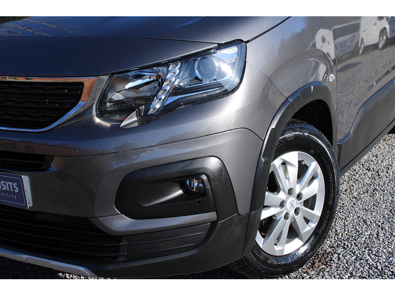 Peugeot Allure Allied Horizon RARE Petrol Automatic wheelchair access car 1.2 5dr WAV Automatic Petrol