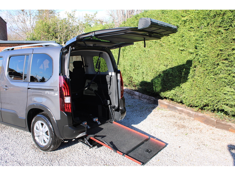 Peugeot Allure Allied Horizon RARE Petrol Automatic wheelchair access car 1.2 5dr WAV Automatic Petrol