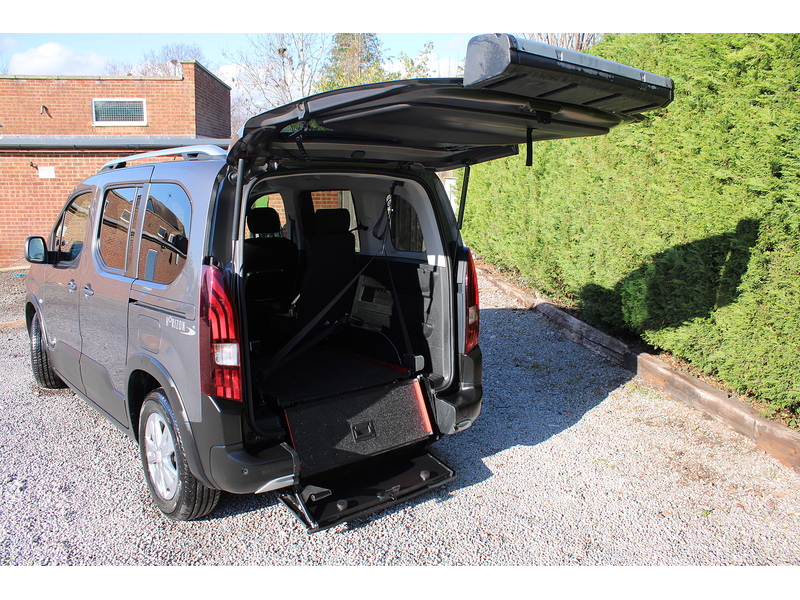 Peugeot Allure Allied Horizon RARE Petrol Automatic wheelchair access car 1.2 5dr WAV Automatic Petrol