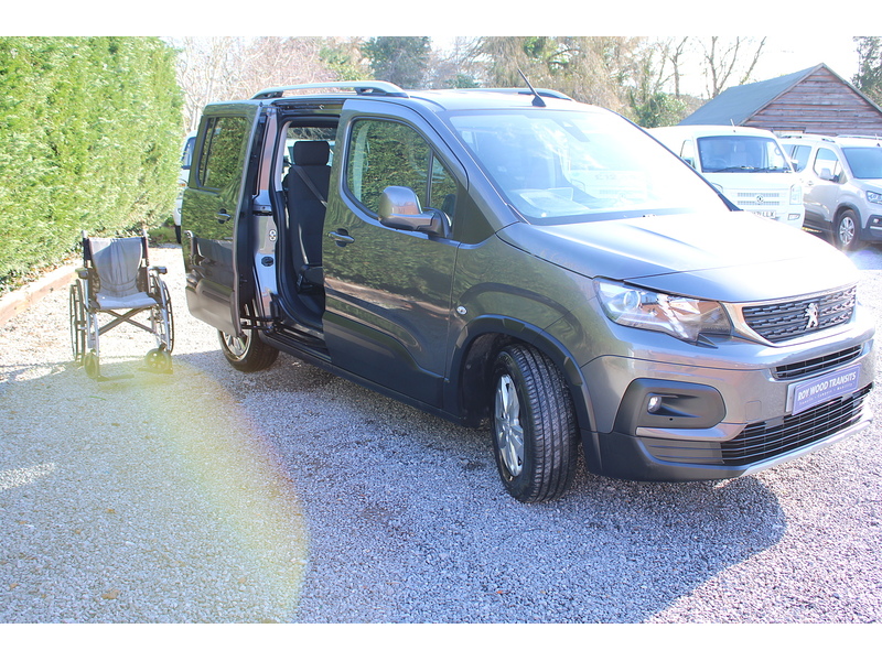 Peugeot Allure Allied Horizon RARE Petrol Automatic wheelchair access car 1.2 5dr WAV Automatic Petrol