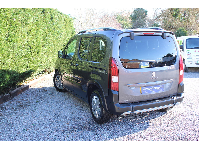 Peugeot Allure Allied Horizon RARE Petrol Automatic wheelchair access car 1.2 5dr WAV Automatic Petrol