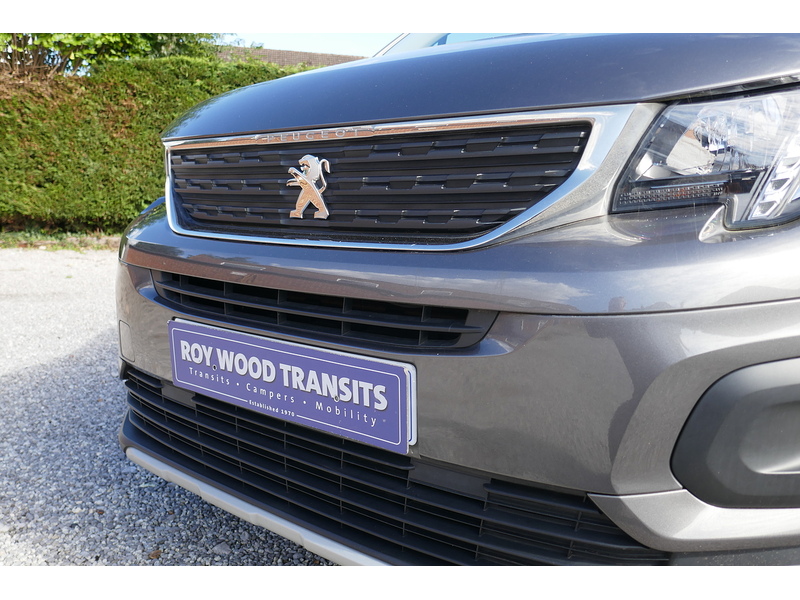 Peugeot Allied Horizon RS Lwb 5 seat plus one Wheelchair 1.5 5dr WAV Manual Diesel